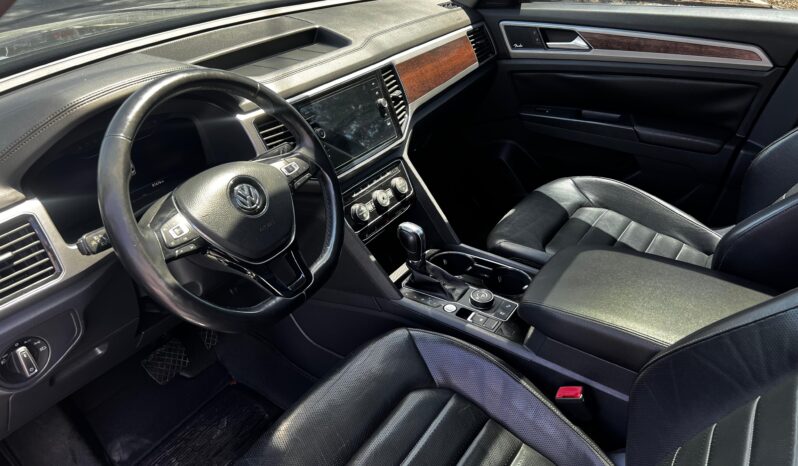 
								Volkswagen Atlas full									