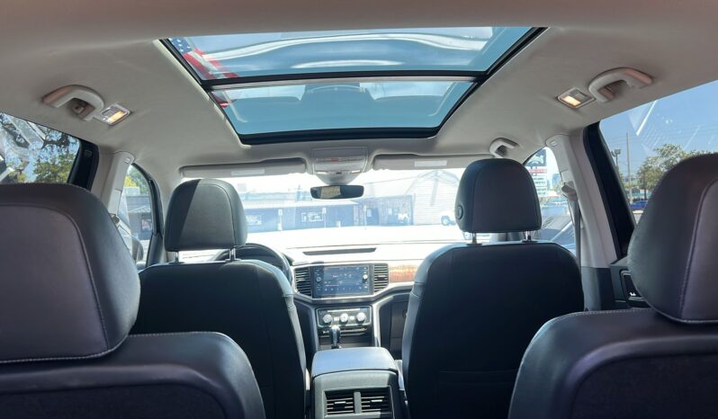 
								Volkswagen Atlas full									